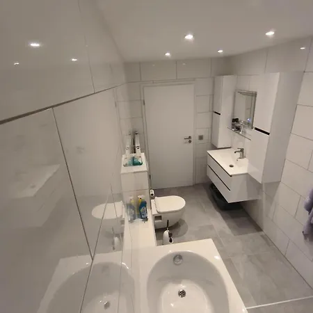 Deluxe Mit 3 Schlafzimmern Hauptbahnhof Und Zentrumsnah * Оберхаузен