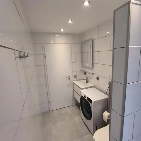 Deluxe Mit 3 Schlafzimmern Hauptbahnhof Und Zentrumsnah Оберхаузен